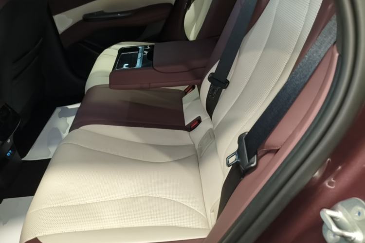 Used BYD Seal 07 DM-i 2025 Intelligent Driving Version DM-i 1.5L 125 km Luxury Edition Left Rear Seat