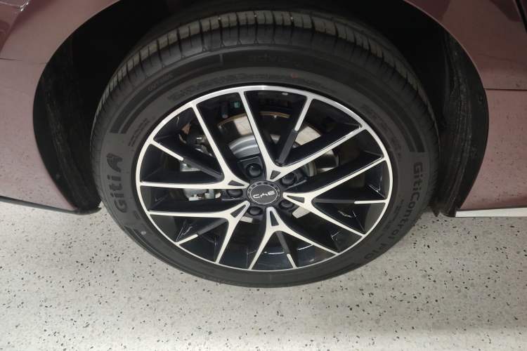 Used BYD Seal 07 DM-i 2025 DM-i 1.5T 125km Flagship Model Right Rear Wheel Hub