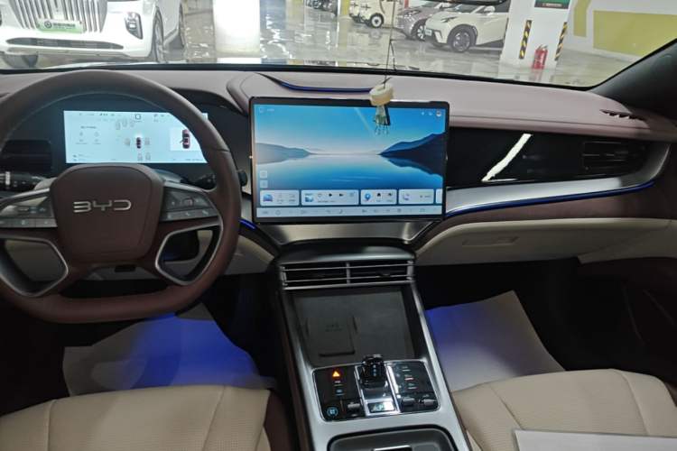 Used BYD Seal 07 DM-i 2025 Intelligent Driving Version DM-i 1.5L 125 km Luxury Edition Audio And AC Panel