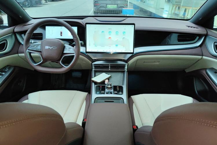 Used BYD Seal 07 DM-i 2025 Intelligent Driving Version DM-i 1.5L 125 km Prestige Edition Center Console