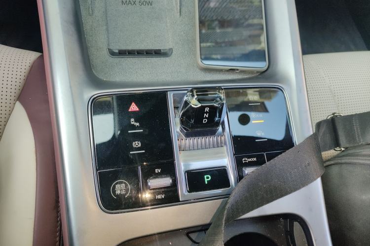 Used BYD Seal 07 DM-i 2025 DM-i 1.5L 125km Luxury Model Gear Lever