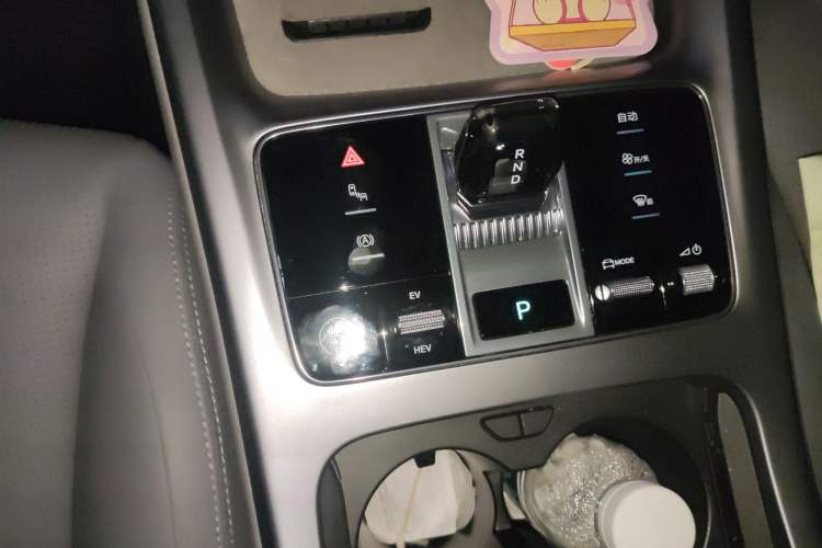 Used BYD Seal 07 DM-i 2025 DM-i 1.5L 125km Prestige Model Gear Lever