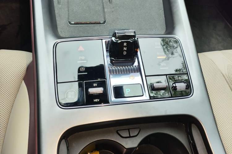 Used BYD Seal 07 DM-i 2025 DM-i 1.5T 125km Flagship Model Gear Lever