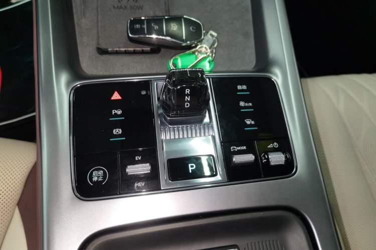 Used BYD Seal 07 DM-i 2025 Intelligent Driving Version DM-i 1.5T 125 km Range Flagship Edition Gear Lever