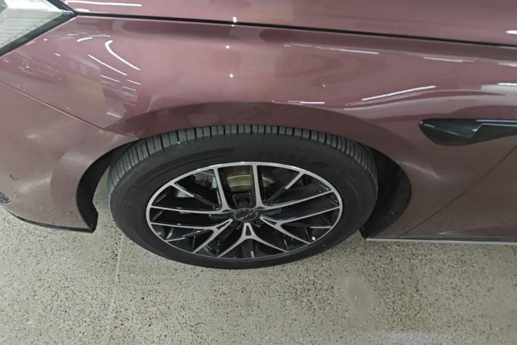 Used BYD Seal 07 DM-i 2025 Intelligent Driving Version DM-i 1.5L 125 km Luxury Edition Left Front Wheel Hub