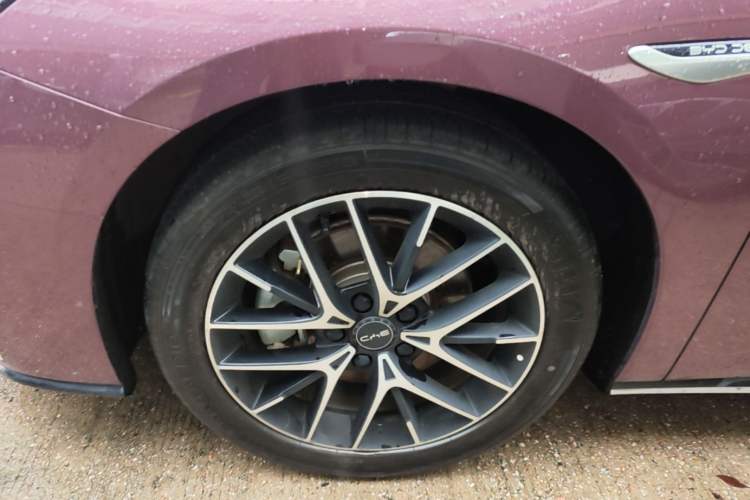 Used BYD Seal 07 DM-i 2025 DM-i 1.5T 125km Flagship Model Left Front Wheel Hub