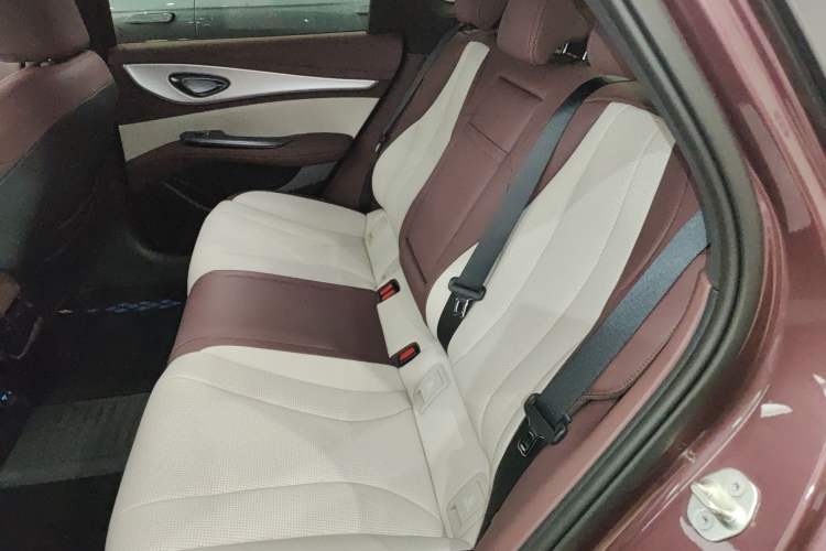Used BYD Seal 07 DM-i 2025 Intelligent Driving Version DM-i 1.5L 125 km Prestige Edition Left Rear Seat