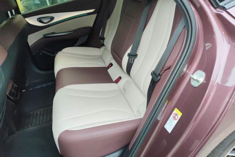 Used BYD Seal 07 DM-i 2025 Intelligent Driving Version DM-i 1.5L 125 km Prestige Edition Left Rear Seat