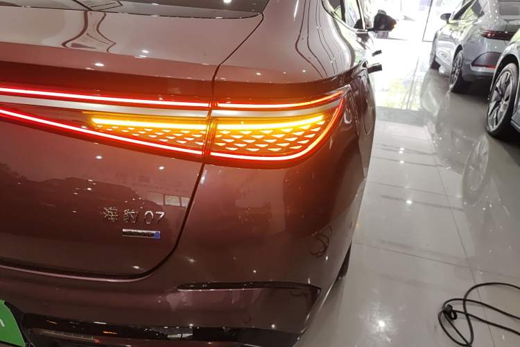 Used BYD Seal 07 DM-i 2025 Intelligent Driving Version DM-i 1.5L 125 km Prestige Edition Right Rear Taillight