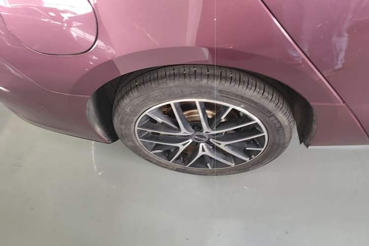 Used BYD Seal 07 DM-i 2025 DM-i 1.5T 125km Flagship Model Right Rear Wheel Hub