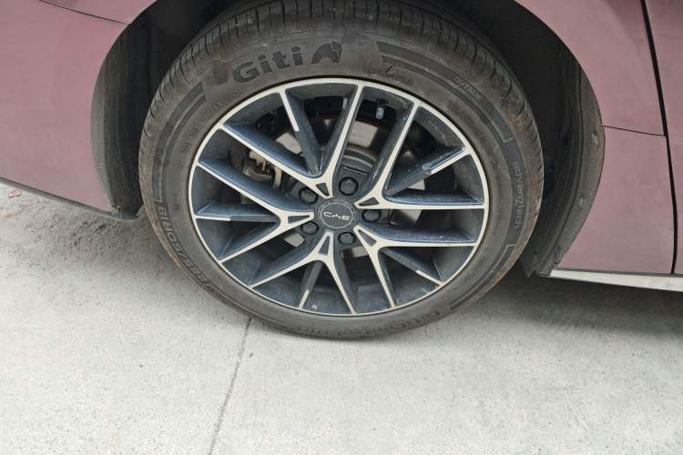 Used BYD Seal 07 DM-i 2025 DM-i 1.5L 125km Luxury Model Right Rear Wheel Hub