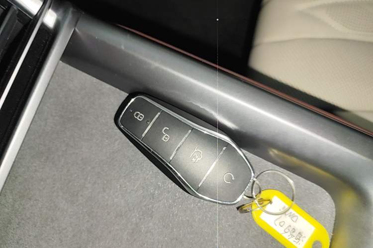 Used BYD Seal 07 DM-i 2025 DM-i 1.5T 125km Flagship Model Vehicle Key