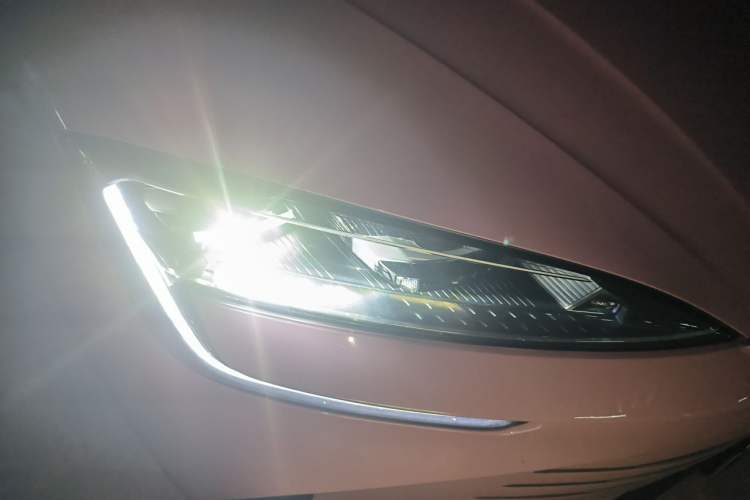 Used BYD Seal 07 DM-i 2025 DM-i 1.5L 125km Luxury Model Right Front Headlight