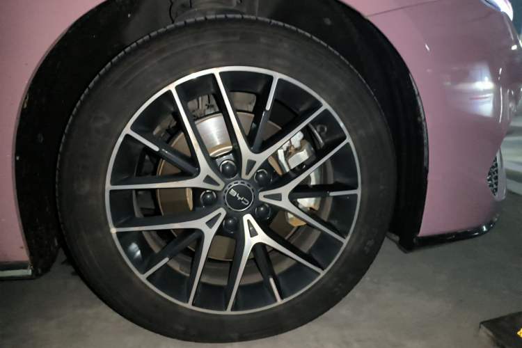 Used BYD Seal 07 DM-i 2025 DM-i 1.5L 125km Luxury Model Right Front Wheel Hub