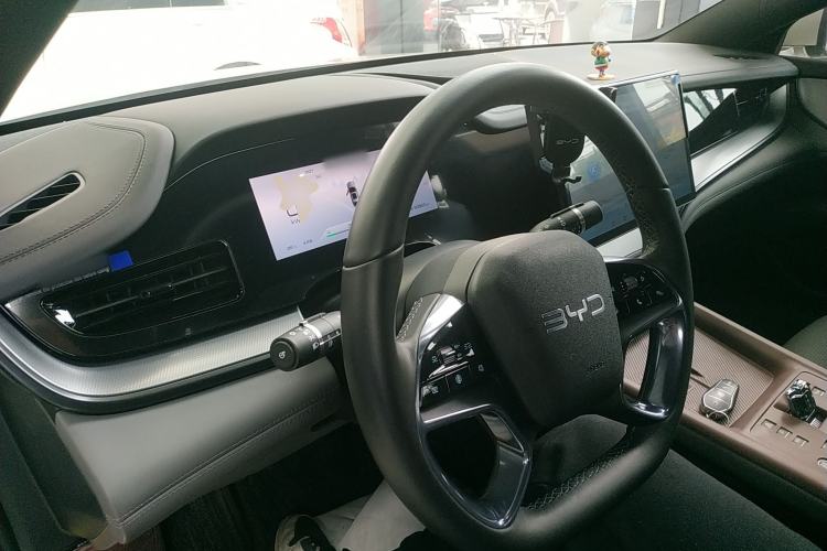 Used BYD Seal 07 DM-i 2025 DM-i 1.5L 70km Elite Model Center Console