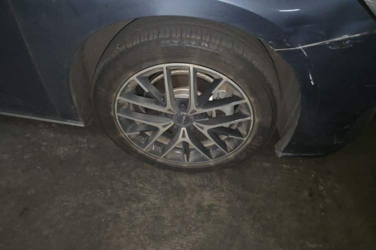 Used BYD Seal 07 DM-i 2025 Intelligent Driving Version DM-i 1.5L 125 km Luxury Edition Right Front Wheel Hub