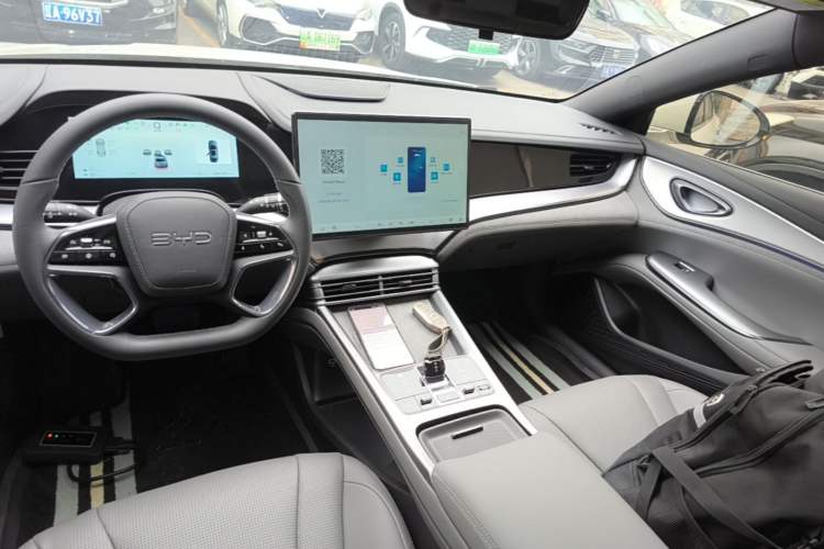 Used BYD Seal 07 DM-i 2025 DM-i 1.5L 125km Luxury Model Audio And AC Panel