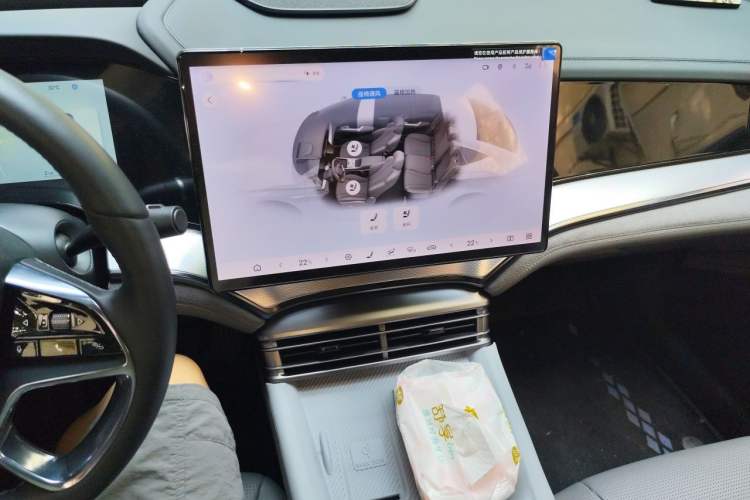 Used BYD Seal 07 DM-i 2025 Intelligent Driving Version DM-i 1.5L 125 km Prestige Edition Audio And AC Panel