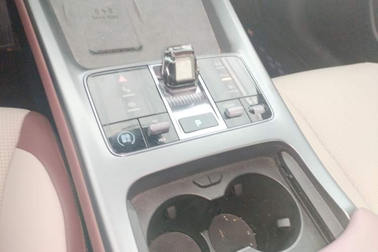 Used BYD Seal 07 DM-i 2025 DM-i 1.5L 125km Luxury Model Audio And AC Panel