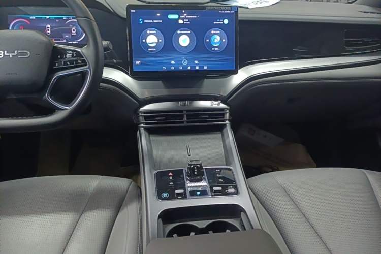 Used BYD Seal 07 DM-i 2025 DM-i 1.5L 70km Elite Model Audio And AC Panel