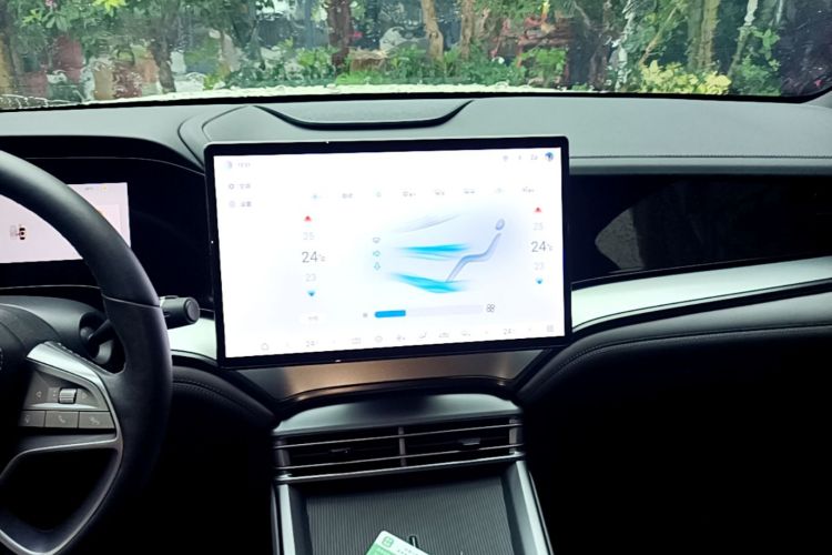 Used BYD Seal 07 DM-i 2025 Intelligent Driving Version DM-i 1.5L 125km Elite Edition Audio And AC Panel
