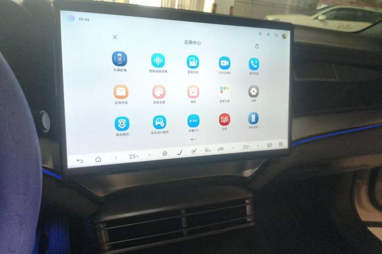 Used BYD Seal 07 DM-i 2025 Intelligent Driving Version DM-i 1.5L 125 km Prestige Edition Audio And AC Panel