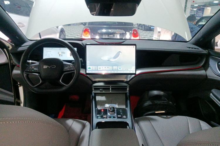 Used BYD Seal 07 DM-i 2025 Intelligent Driving Version DM-i 1.5L 125 km Prestige Edition Center Console
