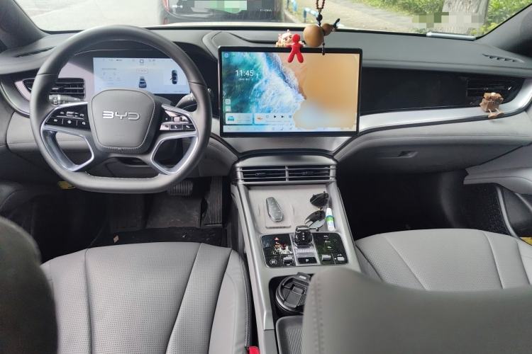 Used BYD Seal 07 DM-i 2025 DM-i 1.5L 125km Luxury Model Center Console