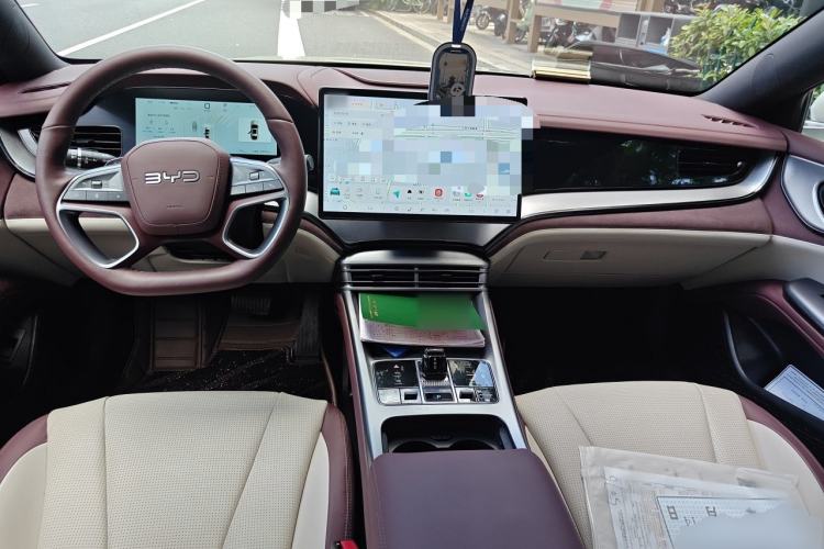 Used BYD Seal 07 DM-i 2025 Intelligent Driving Version DM-i 1.5L 125 km Luxury Edition Center Console