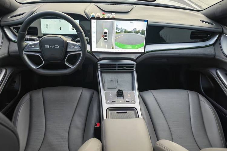 Used BYD Seal 07 DM-i 2025 Intelligent Driving Version DM-i 1.5L 125 km Luxury Edition Center Console