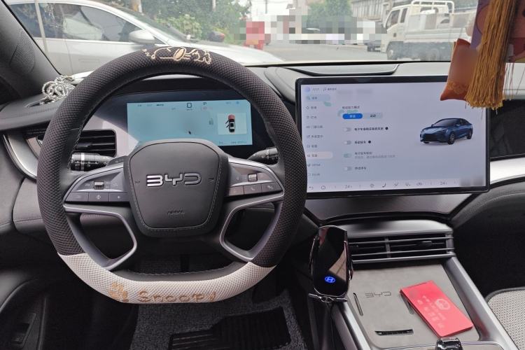 Used BYD Seal 07 DM-i 2025 Intelligent Driving Version DM-i 1.5L 125 km Luxury Edition Center Console