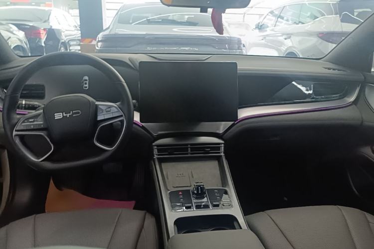 Used BYD Seal 07 DM-i 2025 Intelligent Driving Version DM-i 1.5L 125 km Luxury Edition Center Console