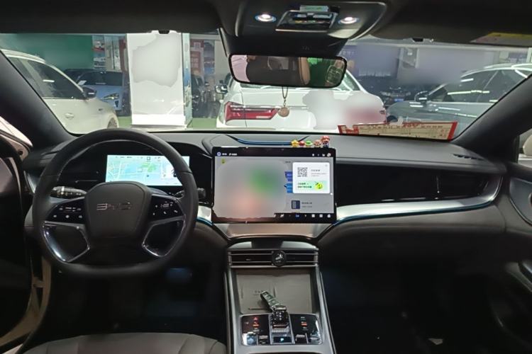 Used BYD Seal 07 DM-i 2025 DM-i 1.5L 125km Luxury Model Center Console
