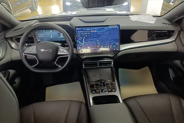 Used BYD Seal 07 DM-i 2025 Intelligent Driving Version DM-i 1.5L 125 km Prestige Edition Center Console