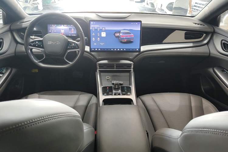 Used BYD Seal 07 DM-i 2025 DM-i 1.5L 125km Elite Model Center Console