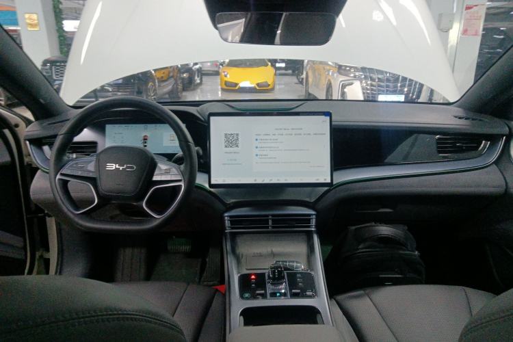 Used BYD Seal 07 DM-i 2025 Intelligent Driving Version DM-i 1.5L 125 km Prestige Edition Center Console