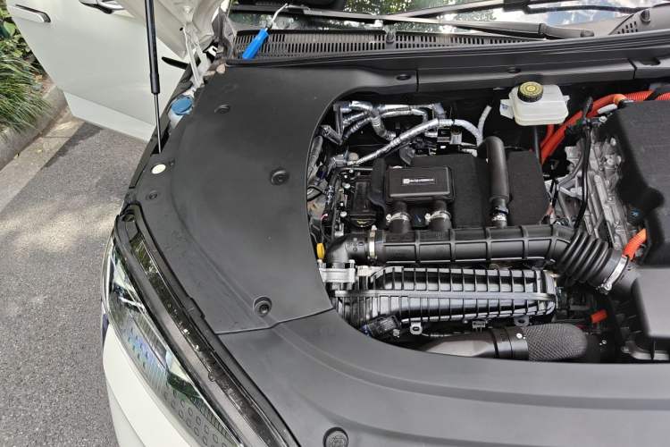 Used BYD Seal 07 DM-i 2025 Intelligent Driving Version DM-i 1.5L 125 km Luxury Edition Engine Bay Right