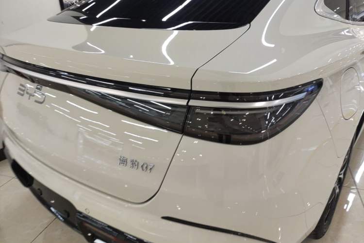 Used BYD Seal 07 DM-i 2025 DM-i 1.5L 125km Luxury Model Exterior 3