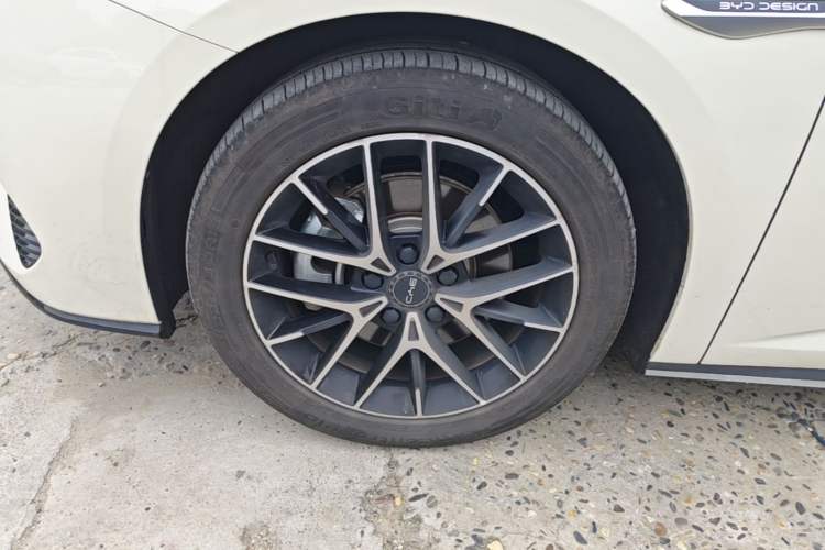 Used BYD Seal 07 DM-i 2025 DM-i 1.5L 125km Elite Model Exterior 4