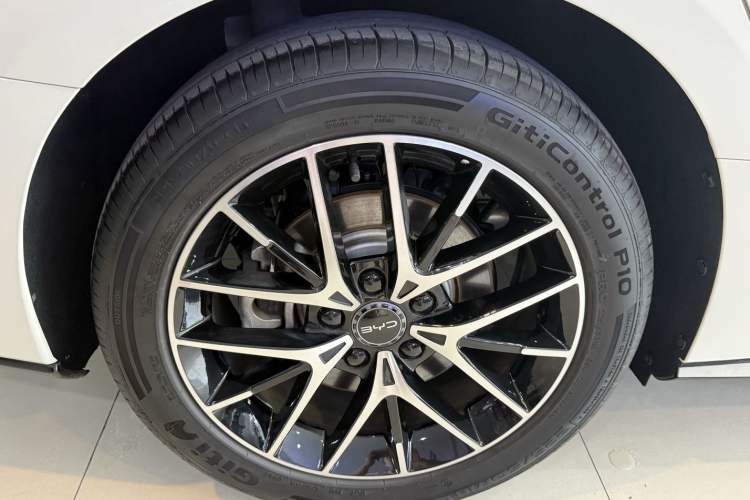 Used BYD Seal 07 DM-i 2025 Intelligent Driving Version DM-i 1.5L 125 km Prestige Edition Exterior 6