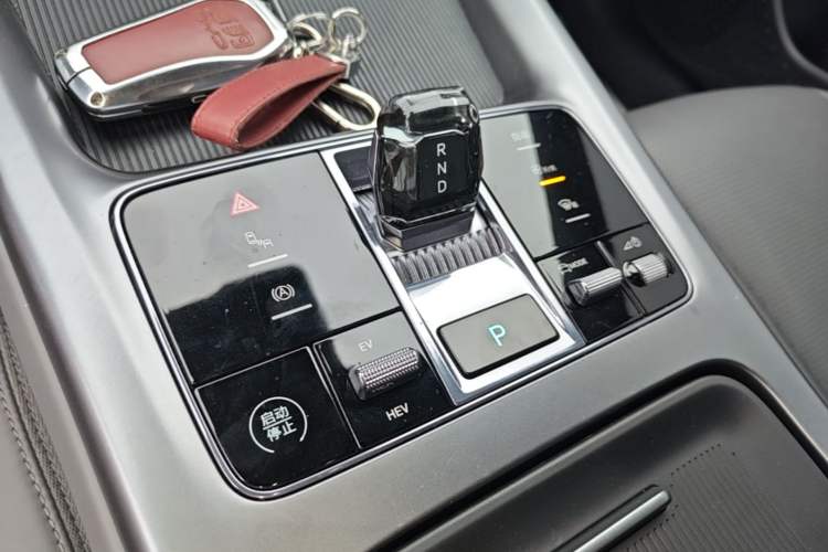 Used BYD Seal 07 DM-i 2025 DM-i 1.5L 125km Elite Model Gear Lever