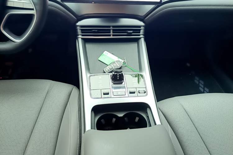 Used BYD Seal 07 DM-i 2025 Intelligent Driving Version DM-i 1.5L 125km Elite Edition Gear Lever
