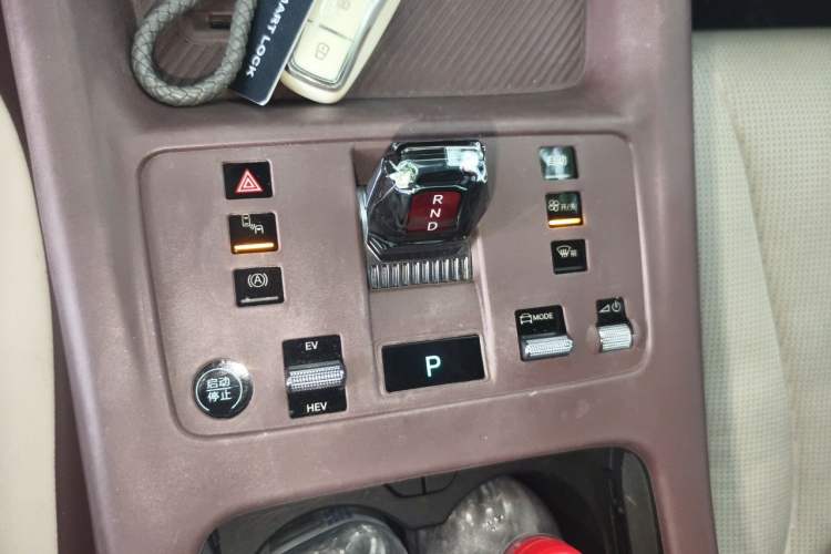 Used BYD Seal 07 DM-i 2025 DM-i 1.5L 125km Luxury Model Gear Lever
