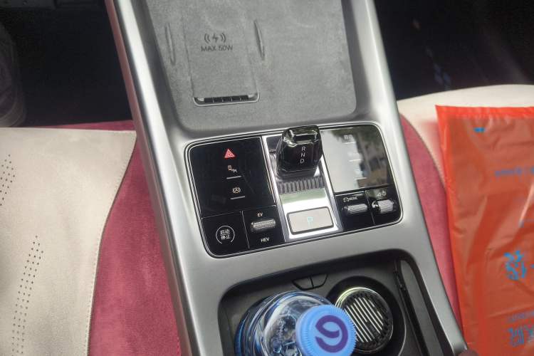 Used BYD Seal 07 DM-i 2025 DM-i 1.5L 125km Luxury Model Gear Lever