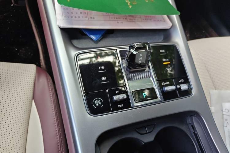 Used BYD Seal 07 DM-i 2025 Intelligent Driving Version DM-i 1.5L 125 km Luxury Edition Gear Lever