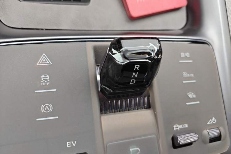 Used BYD Seal 07 DM-i 2025 Intelligent Driving Version DM-i 1.5L 125 km Luxury Edition Gear Lever