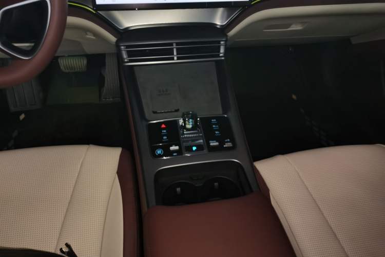 Used BYD Seal 07 DM-i 2025 Intelligent Driving Version DM-i 1.5L 125 km Prestige Edition Gear Lever