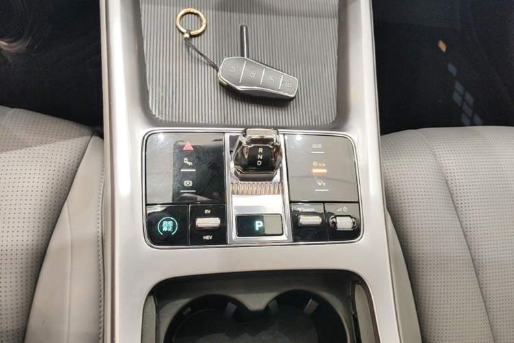 Used BYD Seal 07 DM-i 2025 DM-i 1.5L 125km Elite Model Gear Lever