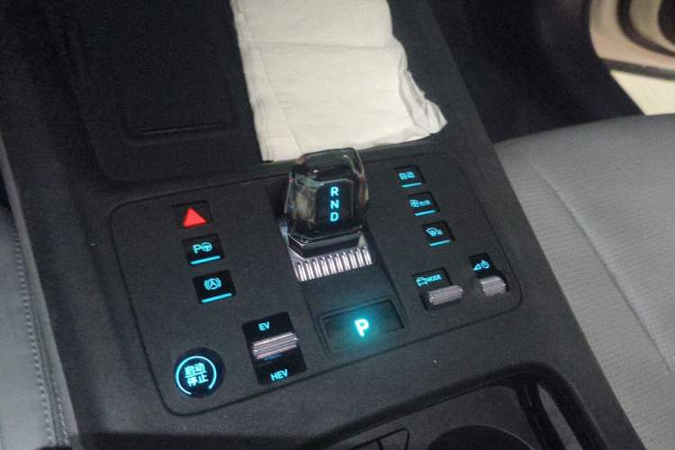Used BYD Seal 07 DM-i 2025 Intelligent Driving Version DM-i 1.5L 125 km Prestige Edition Gear Lever