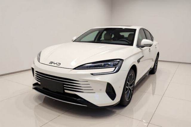 Ojetý BYD Seal 07 DM-i 2025 Intelligent Driving Version DM-i 1.5L 125 km Luxury Edition